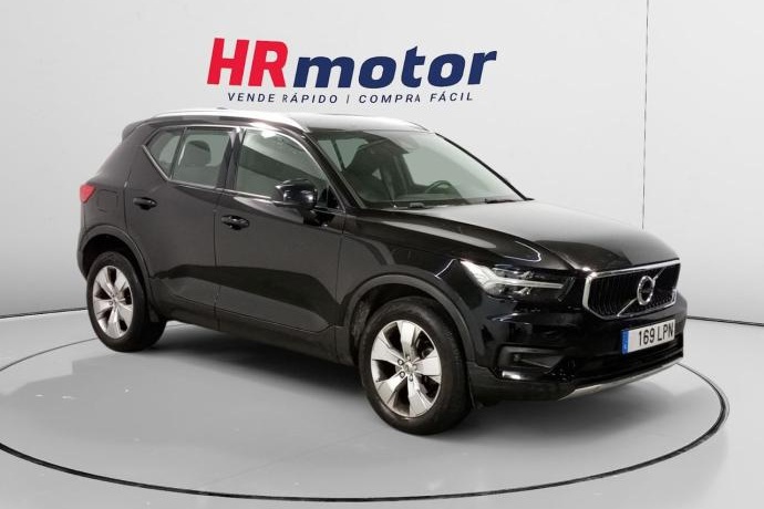 VOLVO XC40 Momentum Pro 2WD