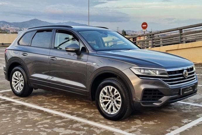 VOLKSWAGEN TOUAREG 3.0 TDi V6 231cv DSG 4 MOTION con NAVEGADOR, CÁMARA TRASERA...