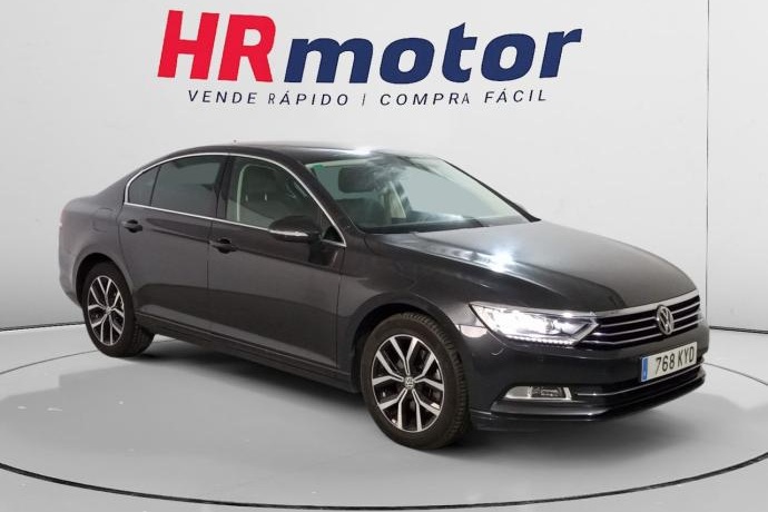 VOLKSWAGEN PASSAT Advance BMT