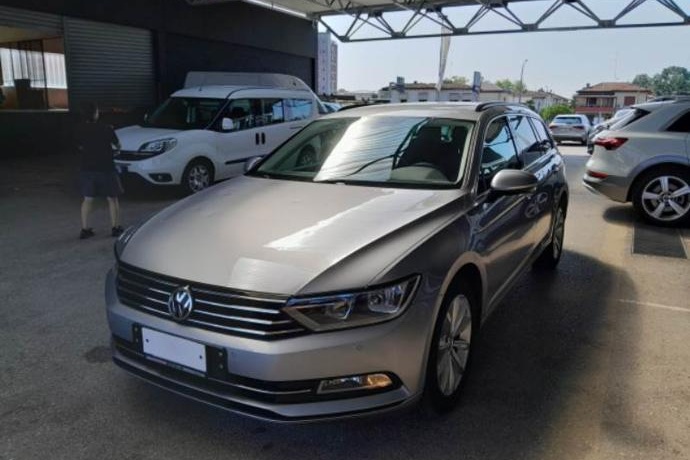 VOLKSWAGEN PASSAT Advance 2.0 TDI 110kW(150CV) DSG Variant