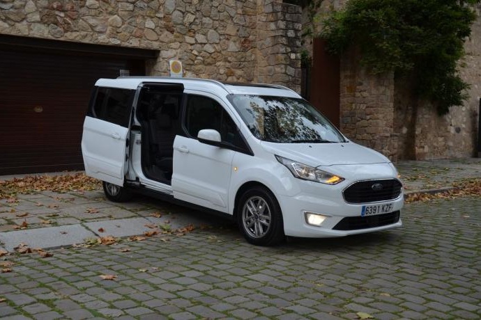 FORD TOURNEO TITANIUM 1.5 TDCI MT6 E6  FULL OPCIÓN..TECHO PANORÁMICO