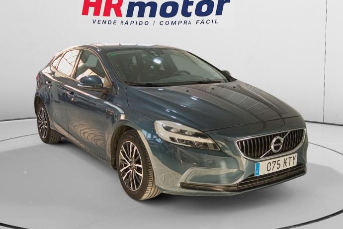 VOLVO V40 Momentum