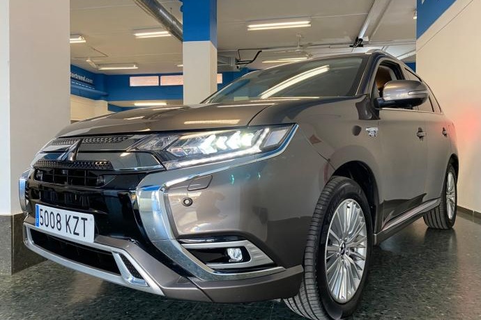 MITSUBISHI OUTLANDER 2.4 PHEV KAITEKI AUTO 4WD 224 CV