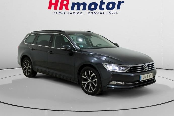 VOLKSWAGEN PASSAT Advance BMT