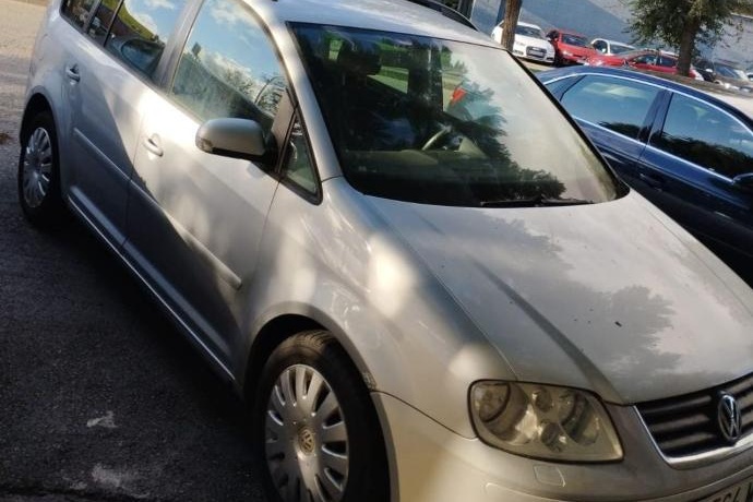 VOLKSWAGEN TOURAN 1.6