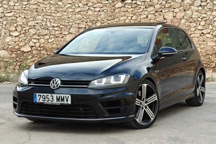 VOLKSWAGEN GOLF 2.0 TSI R 300