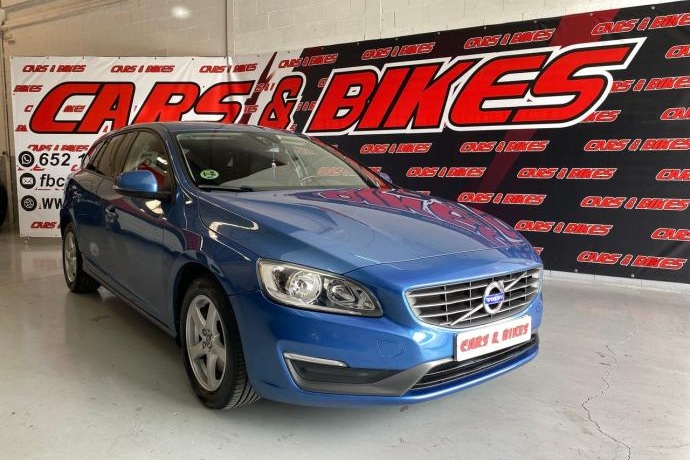 VOLVO V60 2.0 D3 MOMENTUM