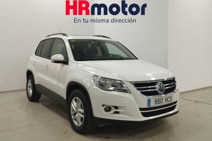 VOLKSWAGEN TIGUAN Advance BlueMotion