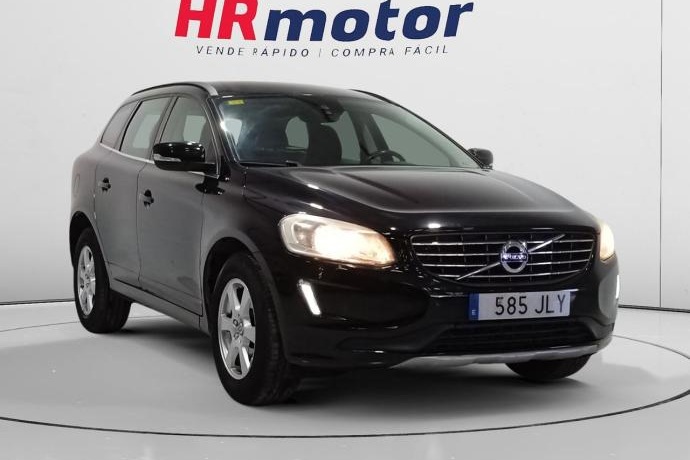 VOLVO XC60 Momentum 2WD