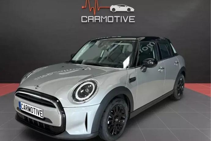 MINI COOPER 1.5i 136 CV Automático 5 Puertas