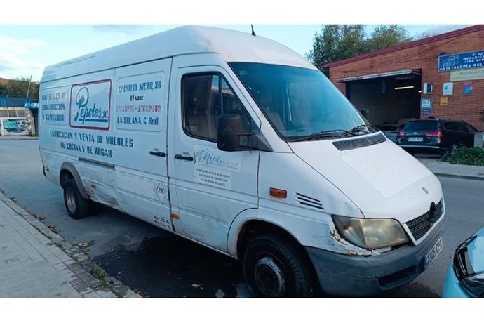 MERCEDES-BENZ SPRINTER Furgon 208 D 2.6T 3000 60 kW (82 CV)