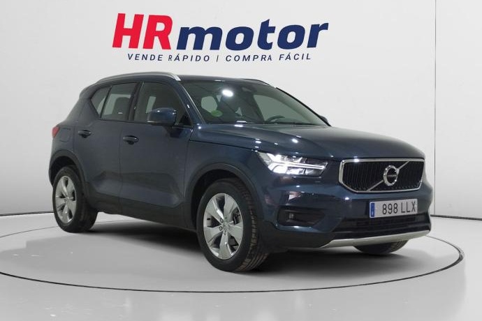 VOLVO XC40 Momentum Pro 2WD