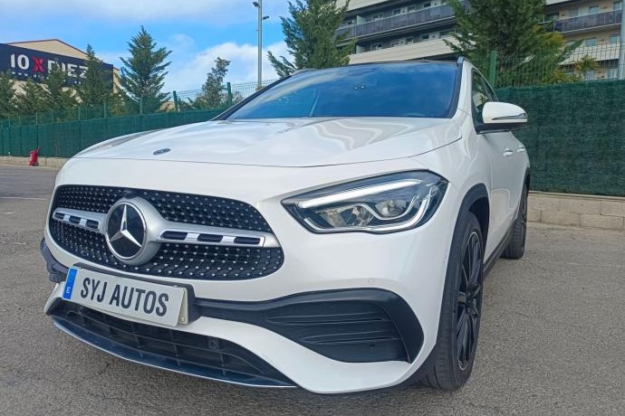 MERCEDES-BENZ GLA 200d AMG LINE.