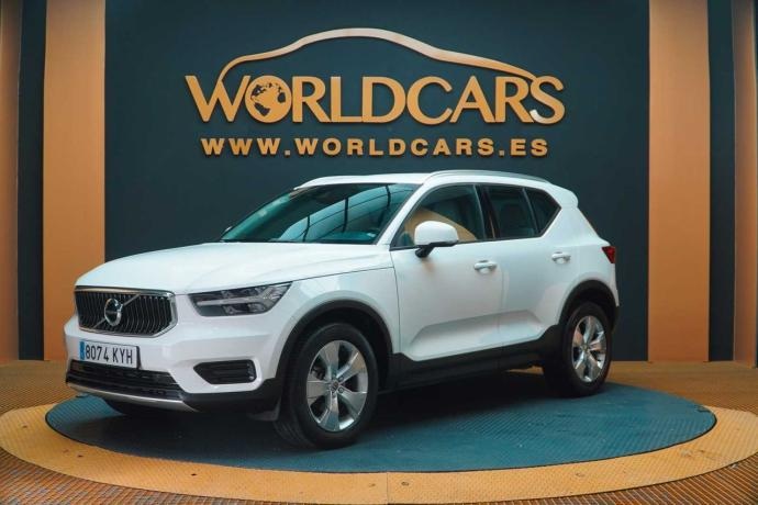 VOLVO XC40 2.0 T4 AWD Momentum Auto