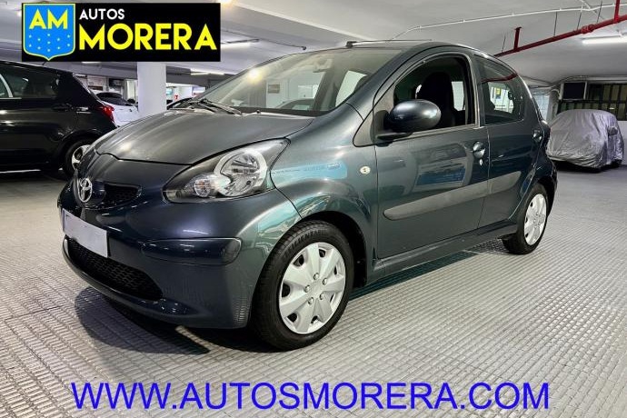 TOYOTA AYGO 1.0 VVTI 68cv. Impecable. A toda prueba.