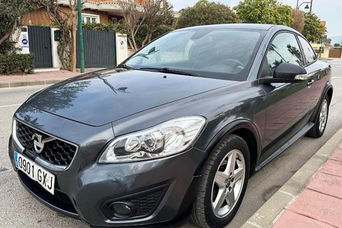 VOLVO C30 2.0 d momentum