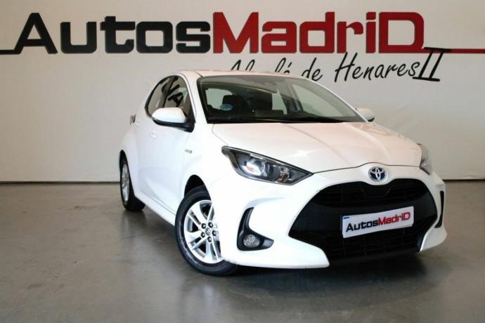 TOYOTA YARIS 1.5 120H Business Plus