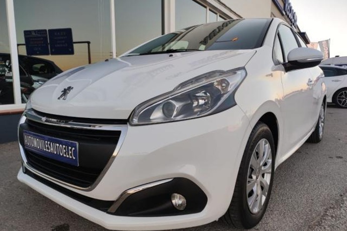 PEUGEOT 208 PureTech 82 5p. Allure