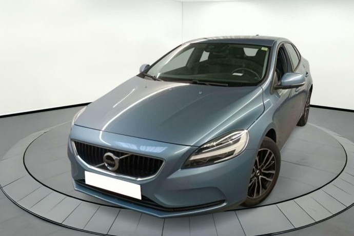 VOLVO V40 D2 BLACK EDITION 5D