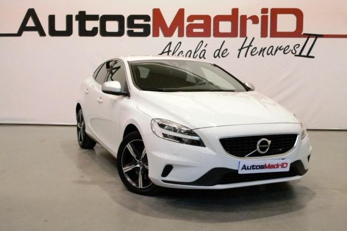 VOLVO V40 1.5 T3 R-Design Momentum Auto