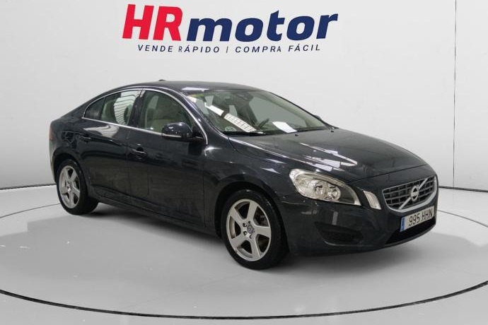 VOLVO S60 Momentum