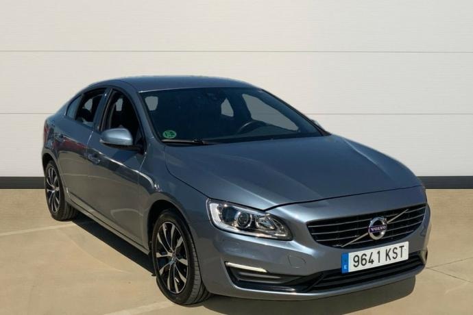 VOLVO S60 1.5 T3 MOMENTUM AUTO 152 4P