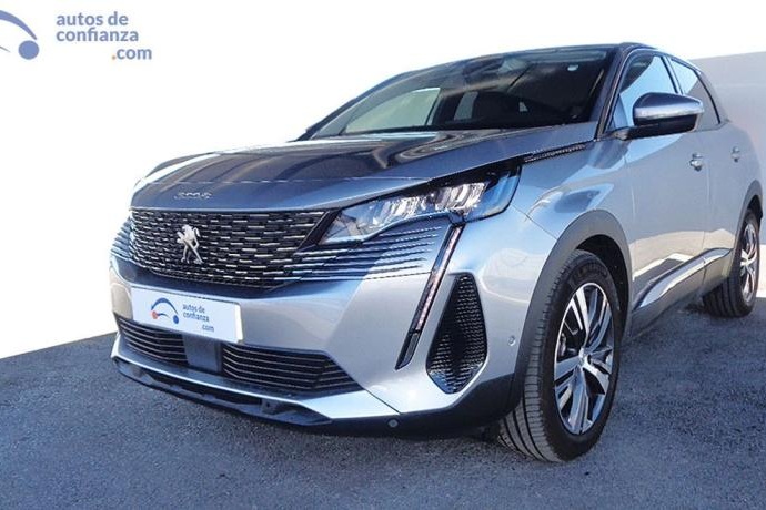 PEUGEOT 3008 1.2 PURETECH ALLURE