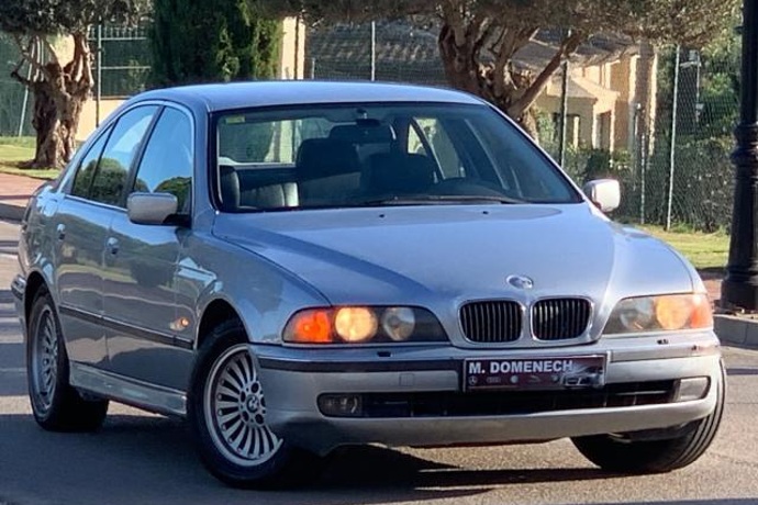 BMW SERIE 5 540iA