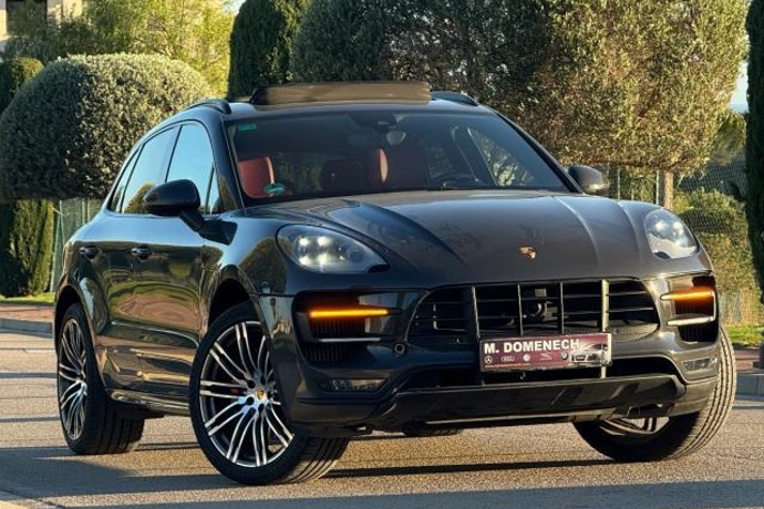 PORSCHE MACAN Turbo