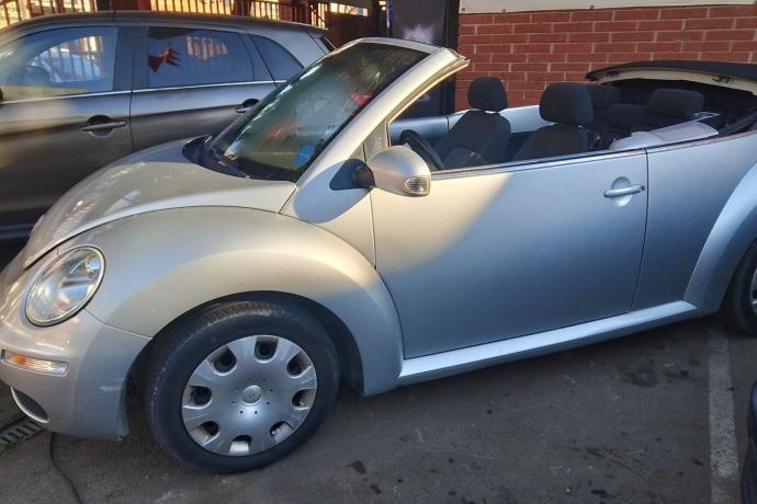 VOLKSWAGEN BEETLE 1.6