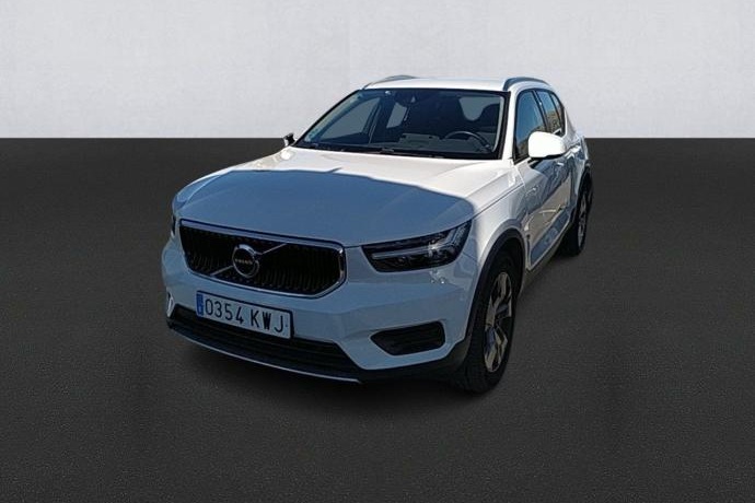 VOLVO XC40 (O) 2.0 D3 Momentum Auto