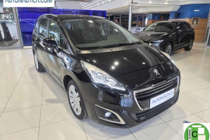 PEUGEOT 5008 1.2 PureTech S&S Allure 7 pl. 130