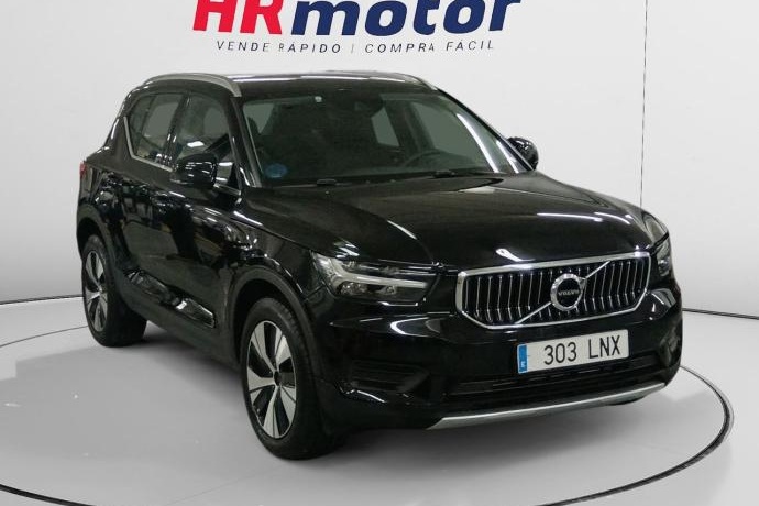 VOLVO XC40 2WD PHEV Momentum