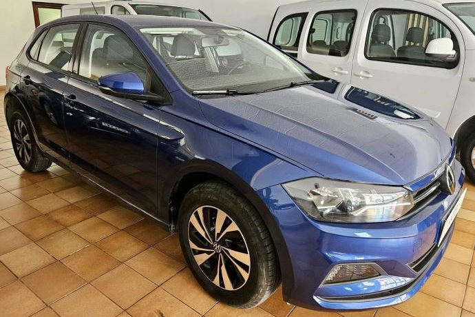 VOLKSWAGEN POLO ADVANCE