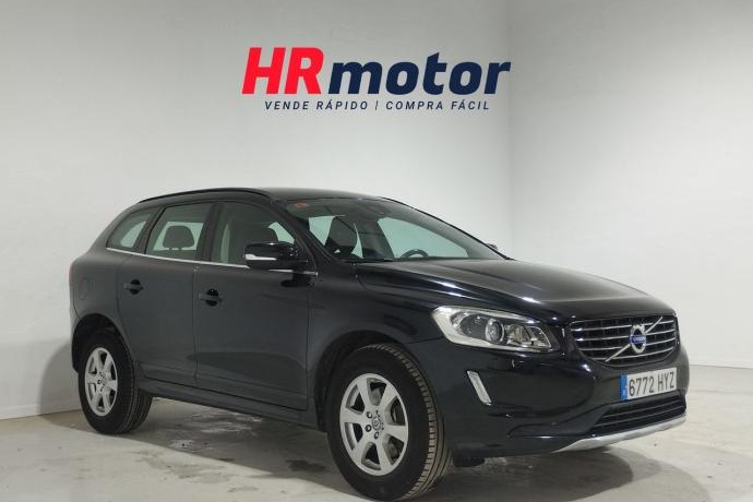 VOLVO XC60 Momentum 2WD