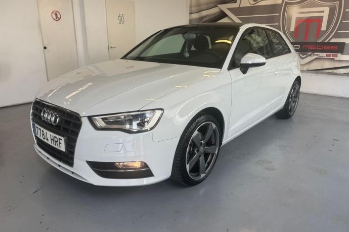 AUDI A3 1.6 TDI 105CV ATTRACTION