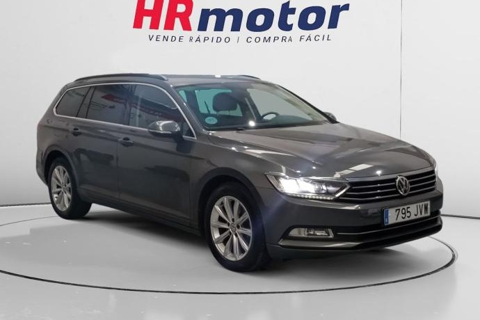 VOLKSWAGEN PASSAT Advance BMT