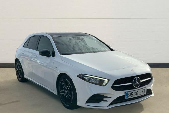 MERCEDES-BENZ A 2.0 A 200 D PREMIUM PACK AMG Line 4MATIC DCT 150 5P